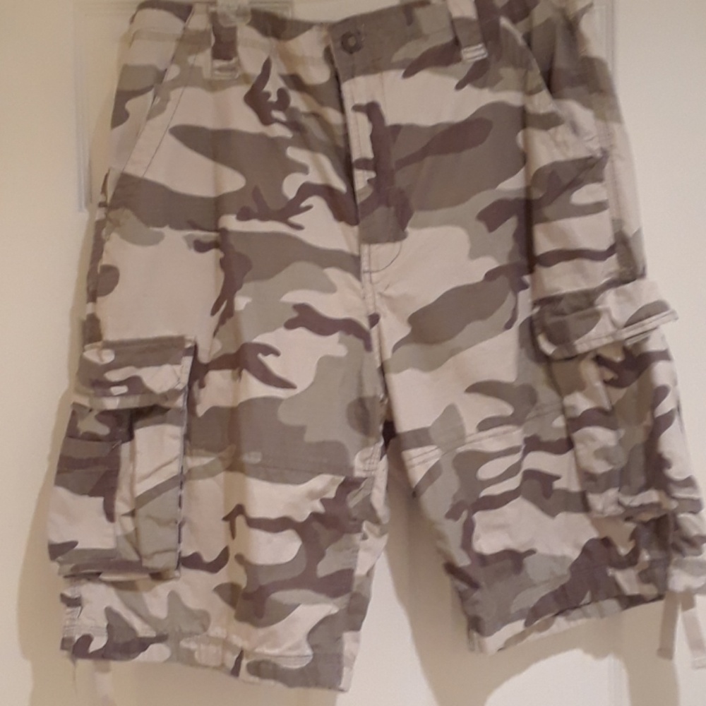 Men's camoplage cargo shorts